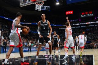 现出色的小 现出色的小